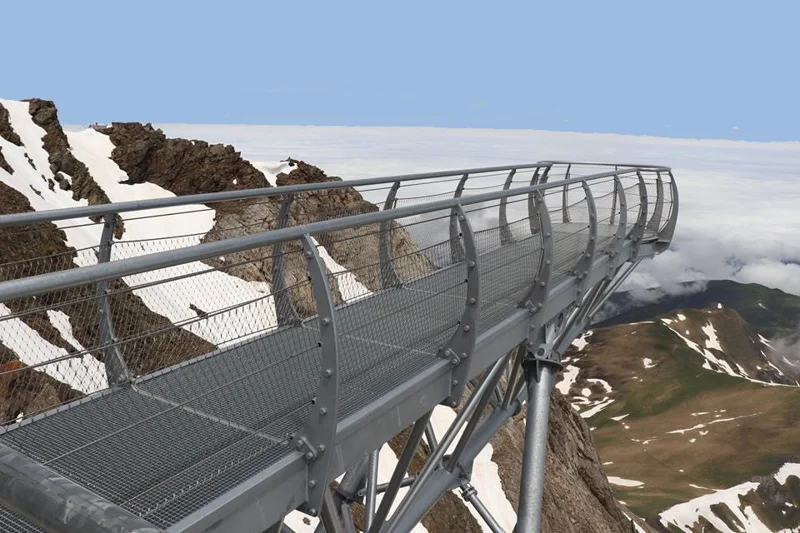 Viewing platform in press locked grating