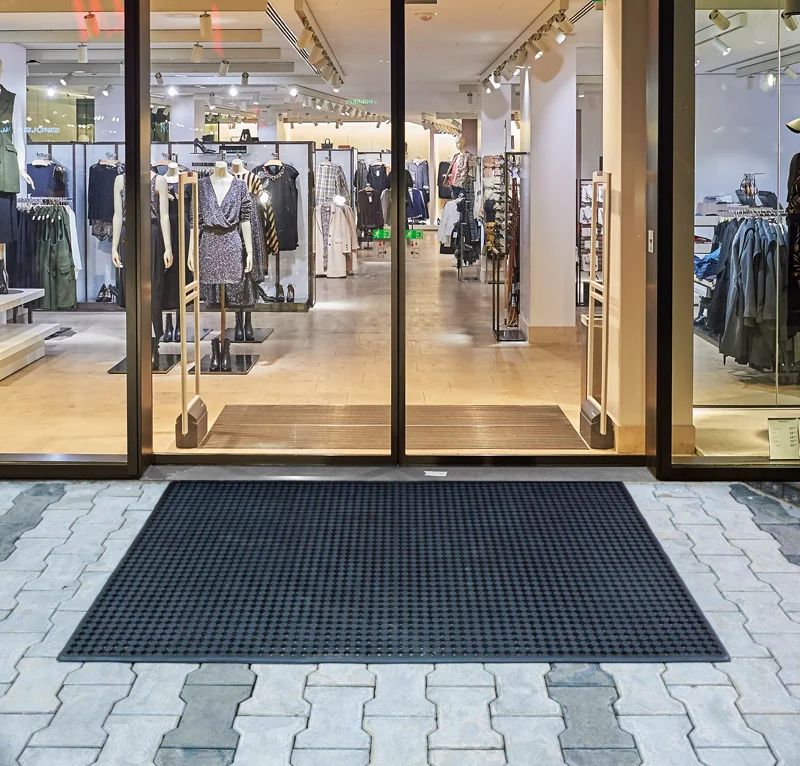 PMR-compliant rubber grating for public buildings