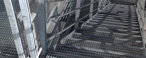 stair steps in press locked grating with anti-slip nosing