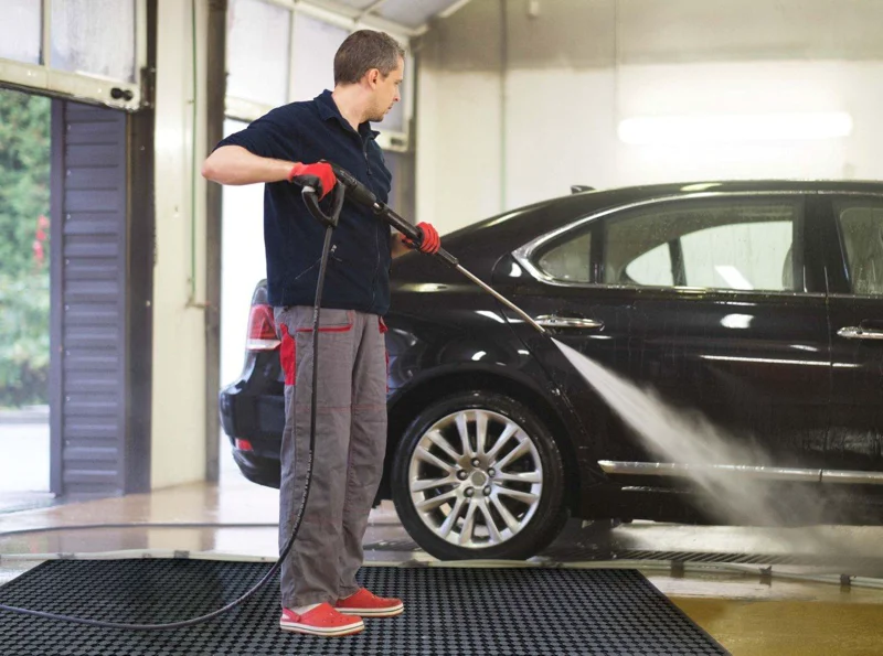 caillebotis caoutchouc léger, idéal espace humide