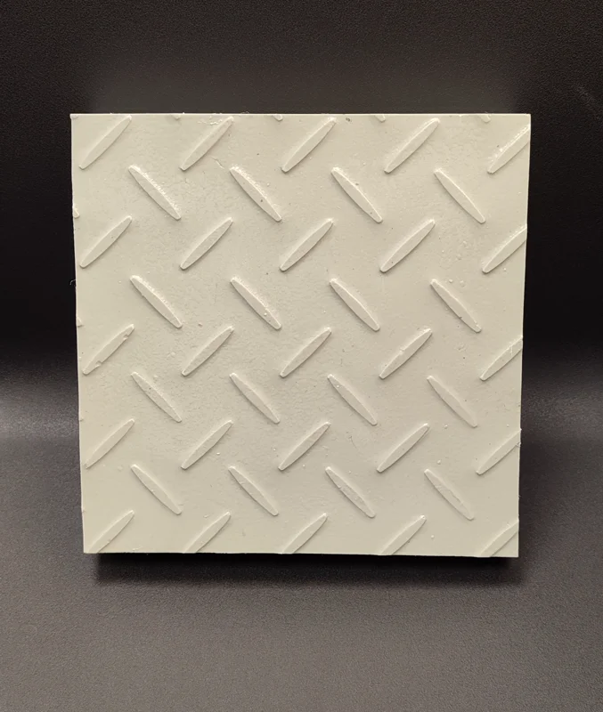 Caillebotis polyester tôle larmée lisse