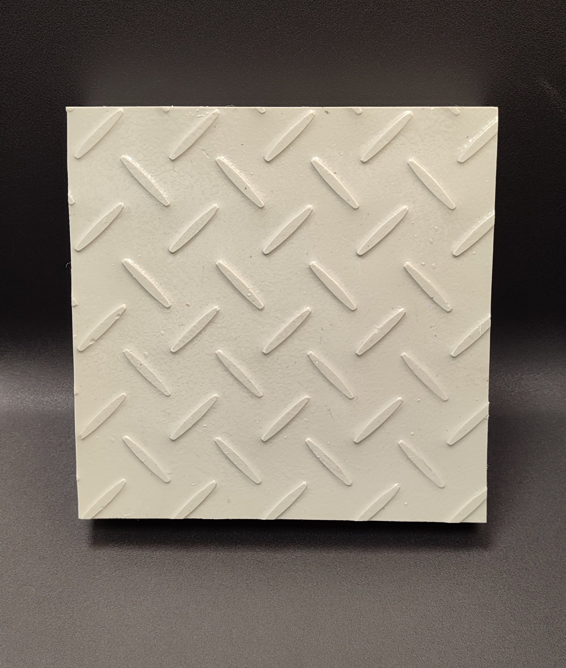 Caillebotis polyester surface plein lisse larmée