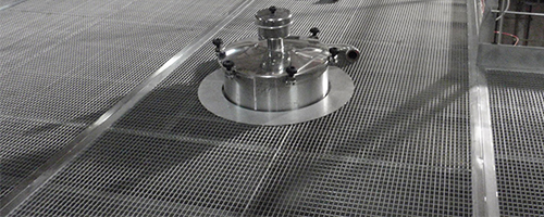 visuel titre caillebotis pressé aluminium