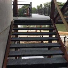 référence réalisation marche d-escalier avec nez contrasté et contre marche