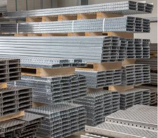 photo du stock usine sarreguemines des grilles de sécurité