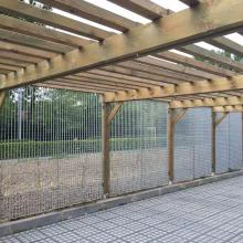 référence réalisation grille clôture réalisée en caillebotis pressé