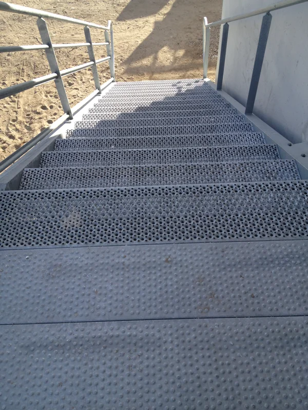 référence réalisation grille de sécurité ps ferm sur passerelle et marche en grilles ps perf