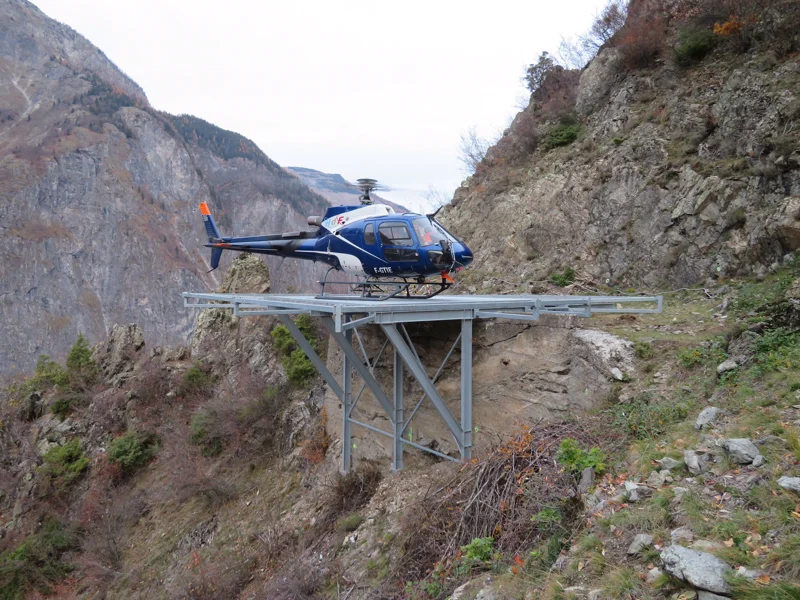 Caillebotis lourd pour piste d’atterrissage pour hélicoptère en montagne 