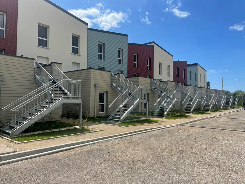 Ensemble d’habitation avec escalier multi-volées