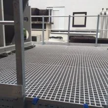 référence réalisation passerelle en caillebotis en composite